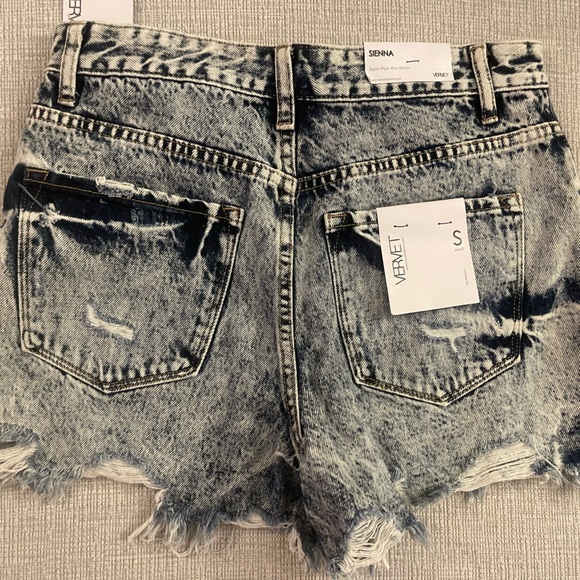 Vervet Sienna Super High-rise Shorts - Picture 2 of 5